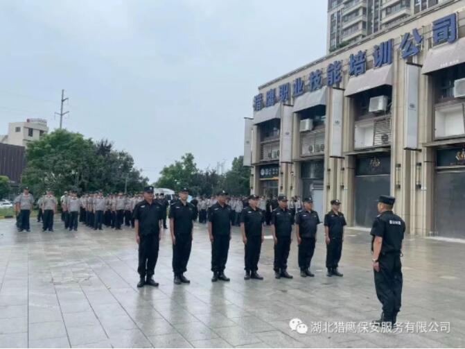 大練精兵強(qiáng)素質(zhì)，規(guī)范隊(duì)伍樹(shù)形象