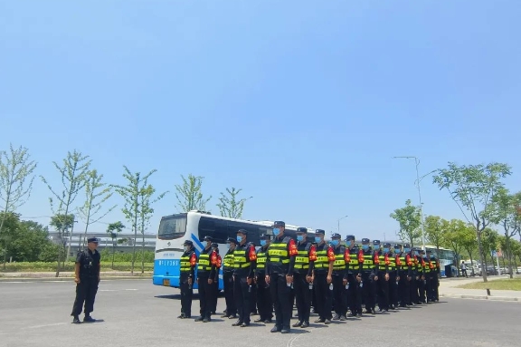 在襄閉幕！獵鷹保安圓滿完成“大藝展”安保任務(wù)